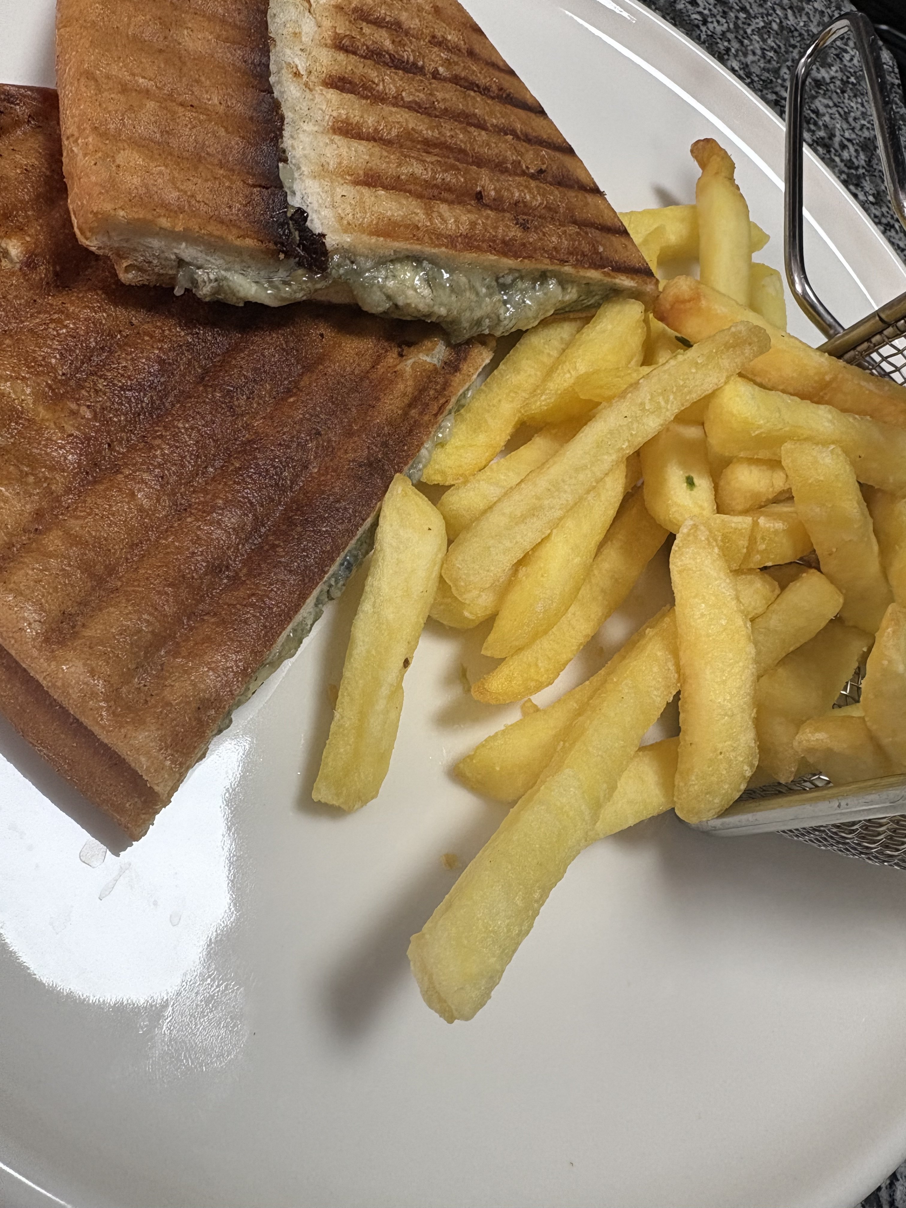 Küflü Peynirli Tost